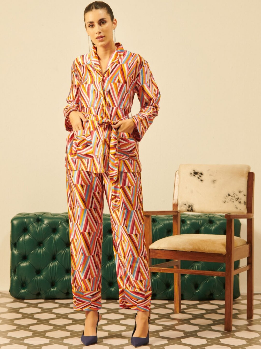

DUSK ATTIRE Printed Shirt & Mid-Rise Trouser, Red