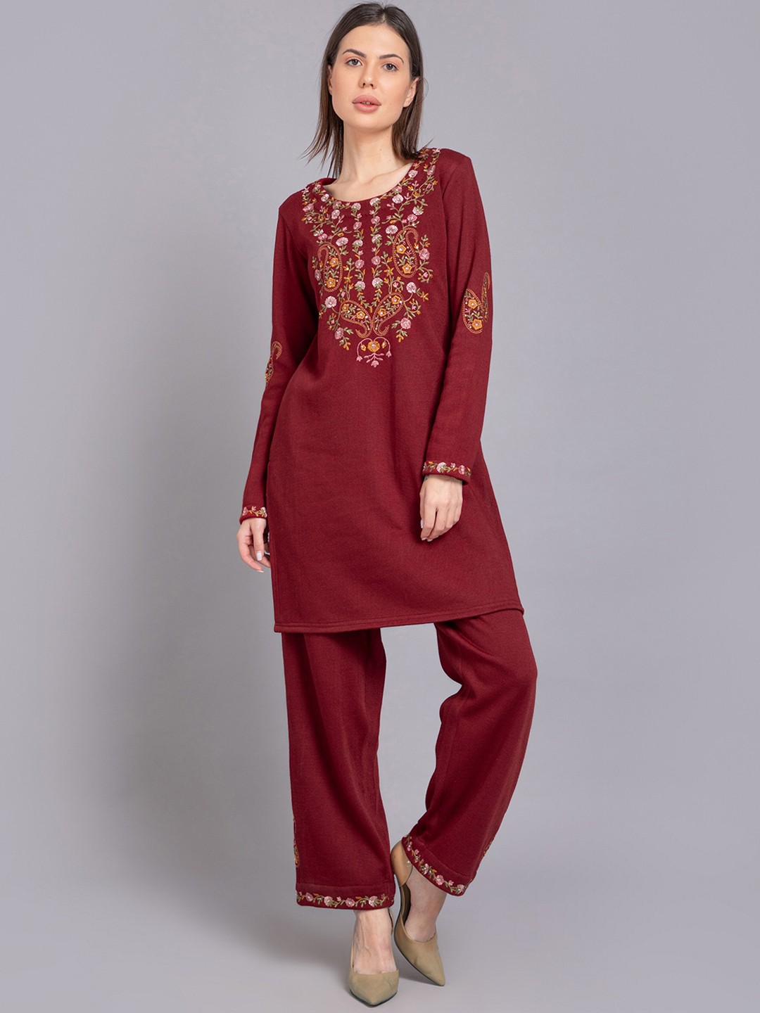 

SUTI Embroidered Kurti with Trousers, Maroon