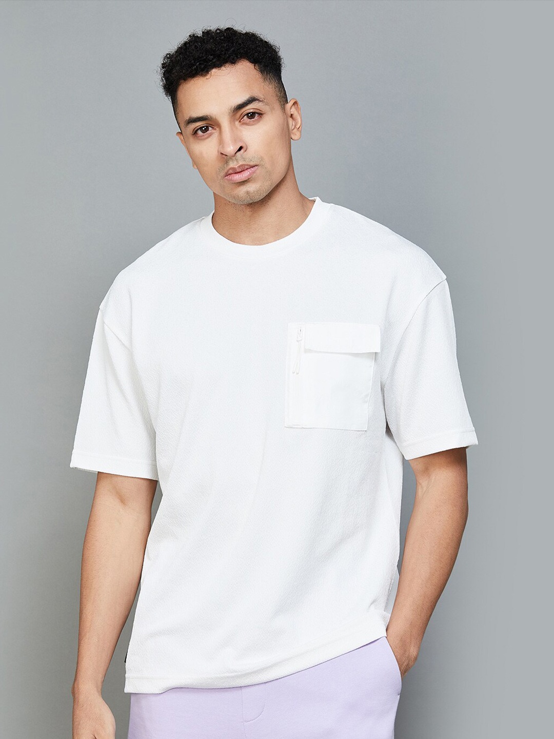 

Bossini Solid Drop Shoulder Sleeves Pockets T-shirt, White