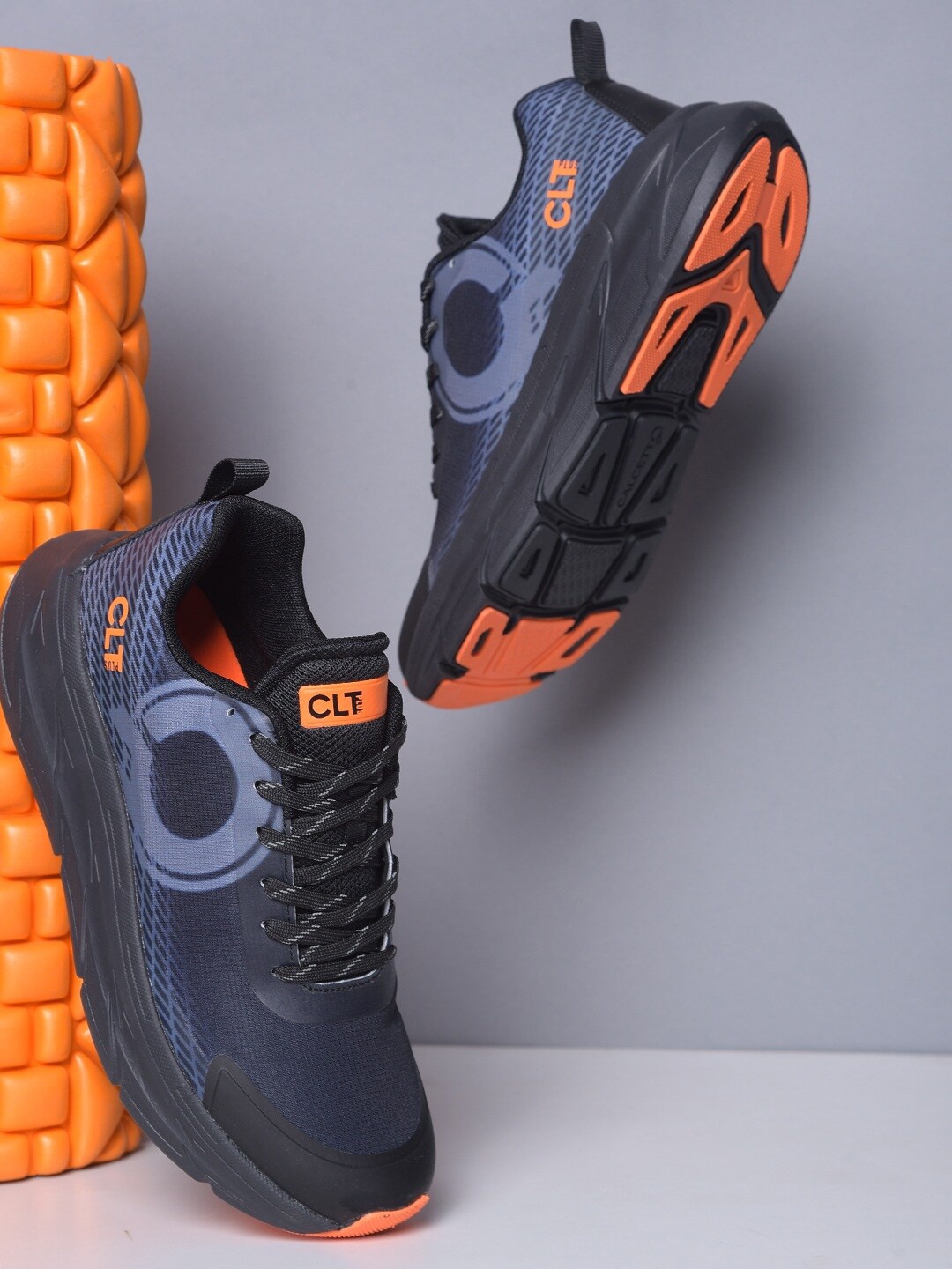 

Calcetto Men Mesh Running Non-Marking Shoes, Navy blue