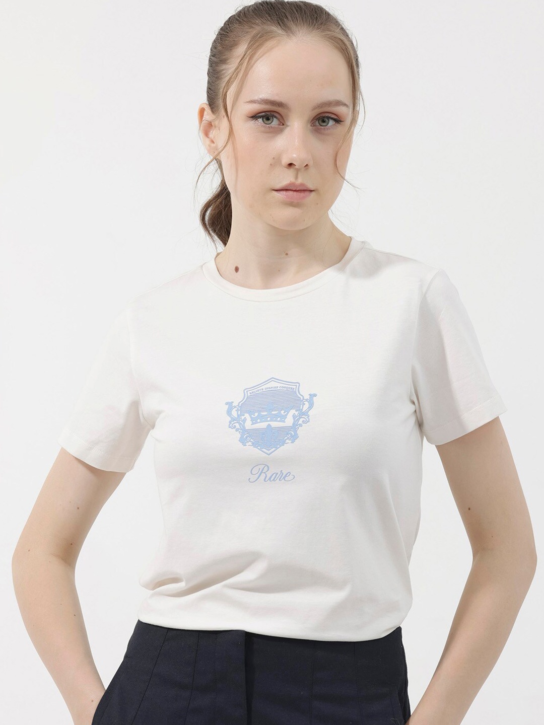 

RAREISM Women Printed Pockets T-shirt, Off white