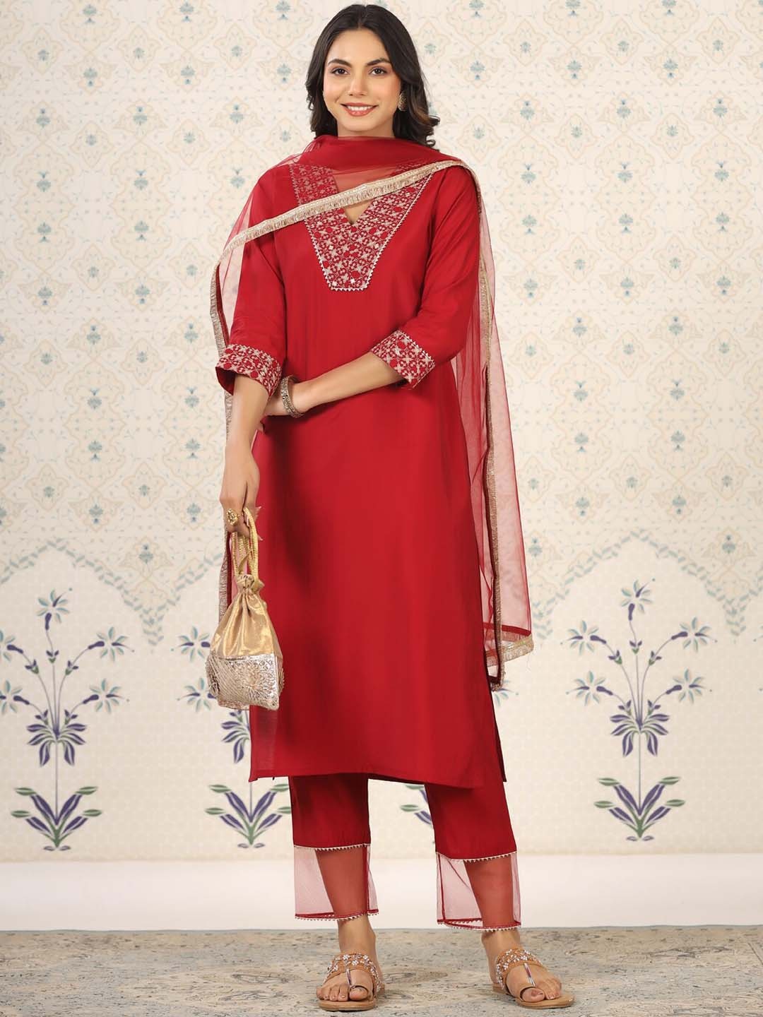 

Ode by House of Pataudi Women Ethnic Motifs Yoke Design Regular Thread Work Kurta with Trousers & With, Red