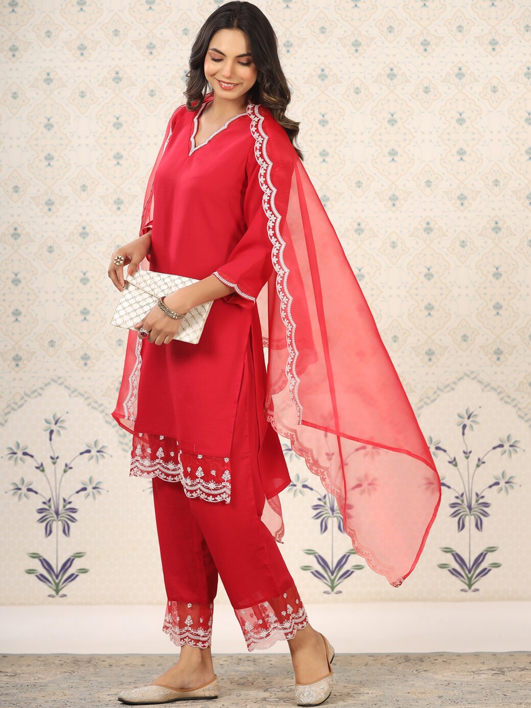 

Ode by House of Pataudi Women Ethnic Motifs Embroidered Regular Thread Work Kurta with Trousers & With, Red