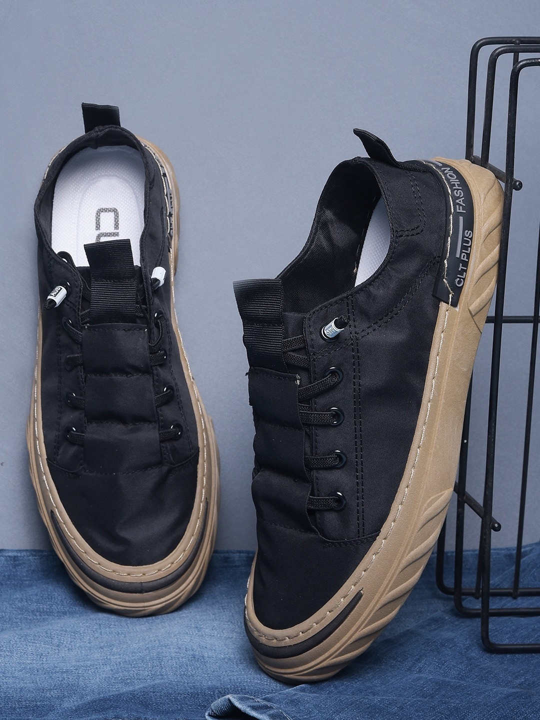 

Calcetto Men Comfort Insole Canvas Sneakers, Black