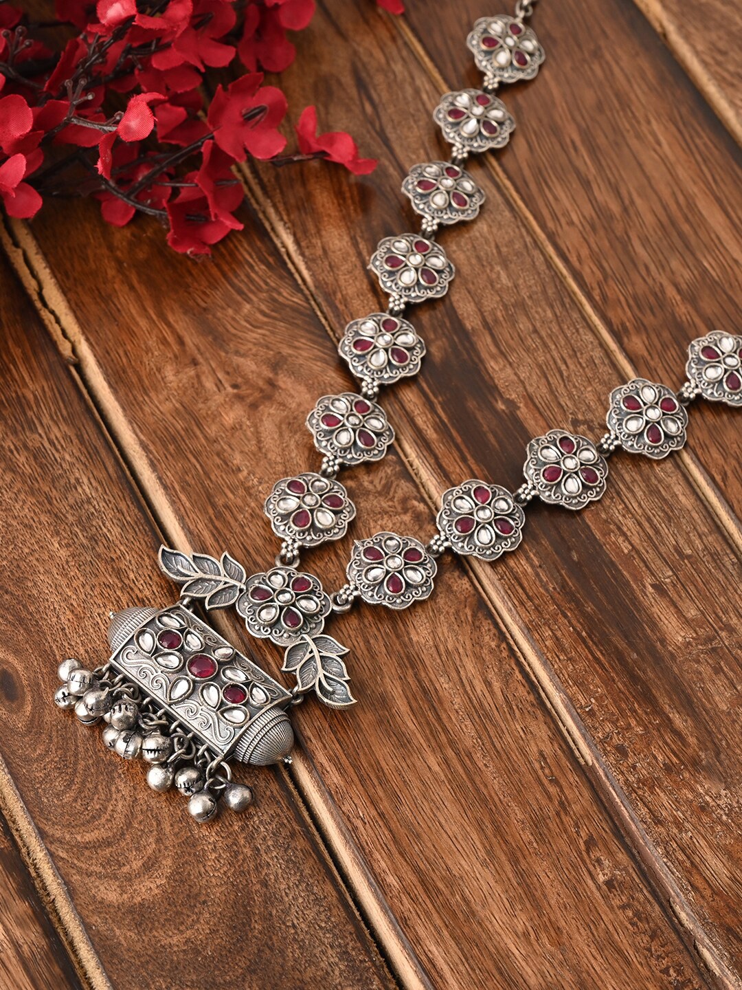 

VENI Brass Silver-Plated Handcrafted Necklace