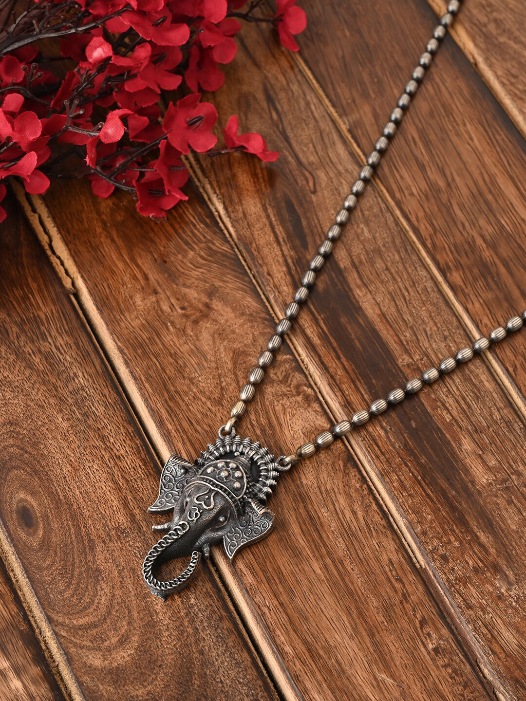 

VENI Brass Silver-Plated Necklace