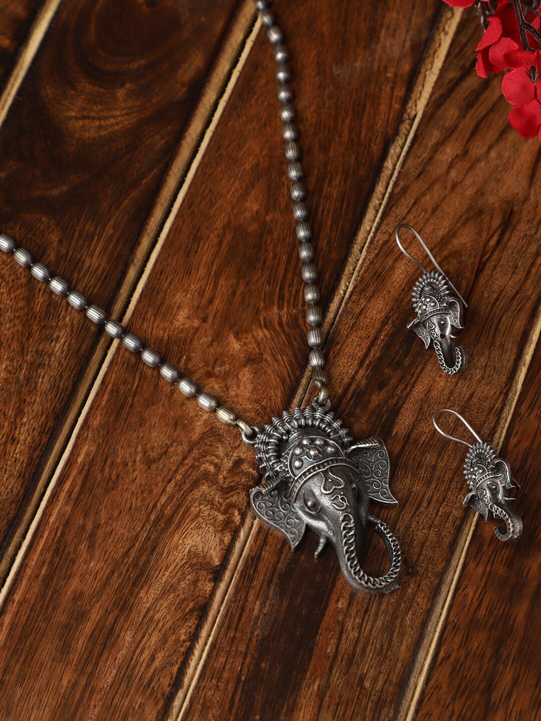 

VENI 92.5 Silver-Plated Studded & Bedded Jewellery Set