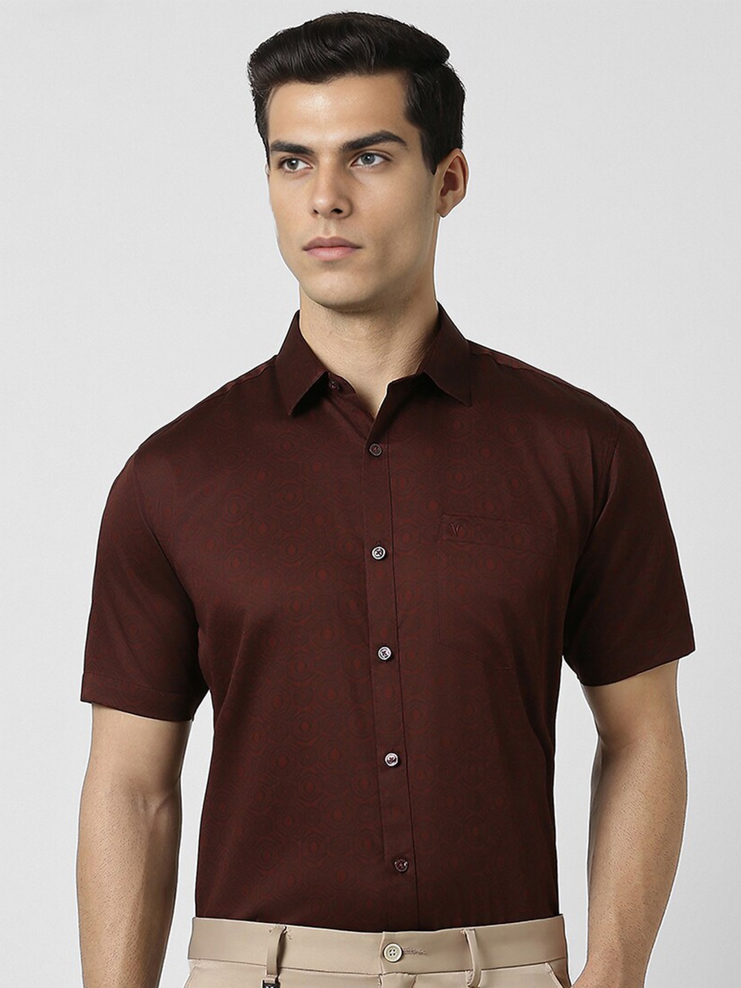 

V Dot Men Slim Fit Opaque Printed Party Shirt, Maroon