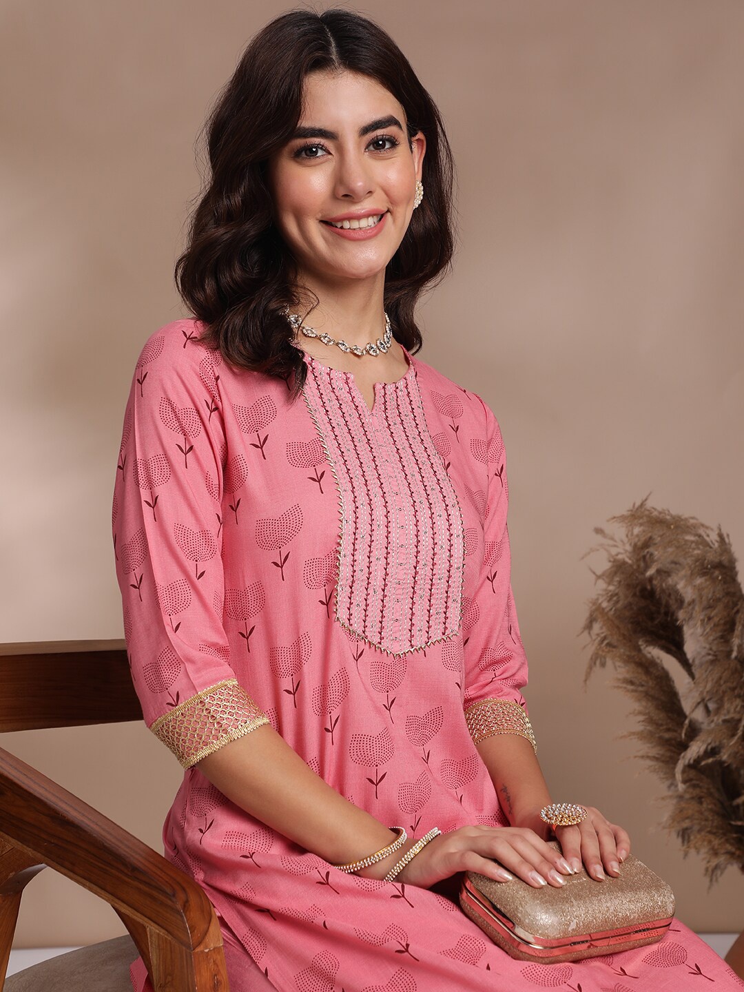 

Anouk Women Floral Printed Regular Kurta with Trousers, Pink