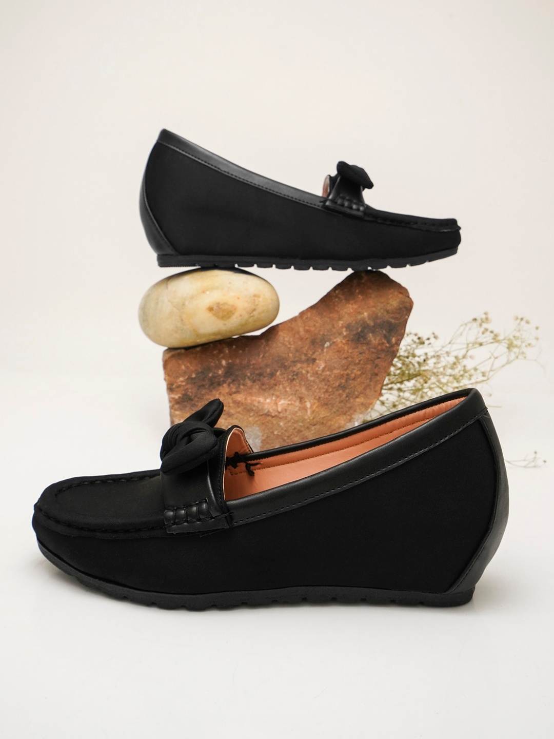 

Try Me Women Wedge Pumps with Bows, Black