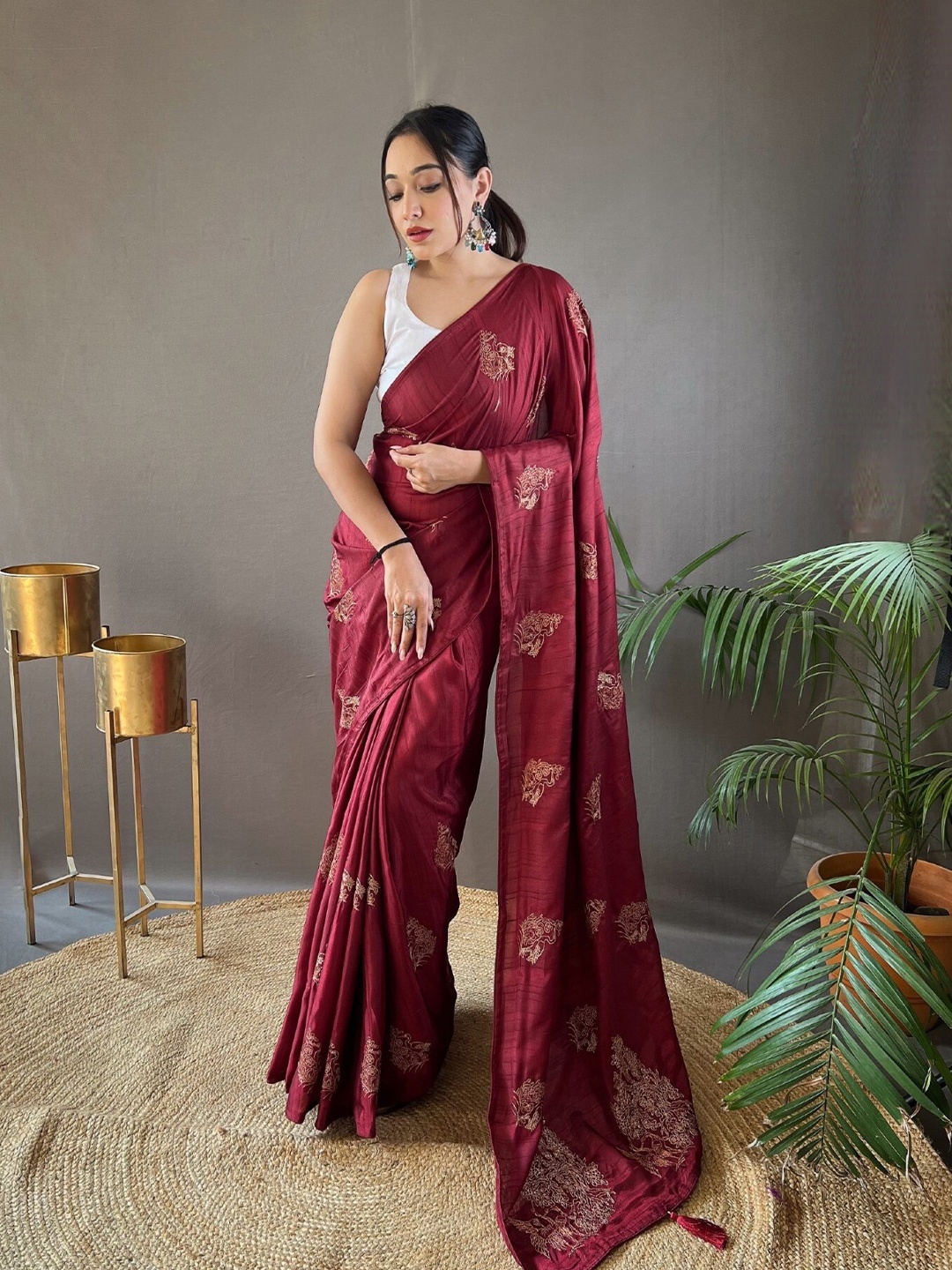 

Mitera Embellished Saree With Blouse Piece, Maroon