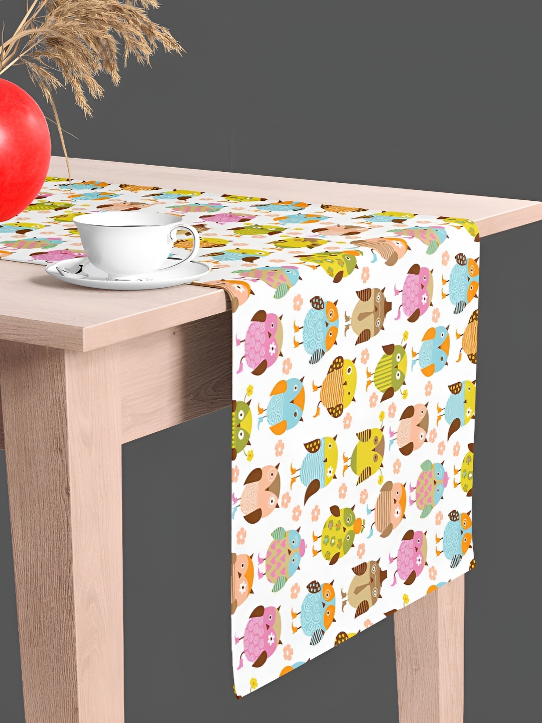 

ArtzFolio White & Pink Geometric Table Runner