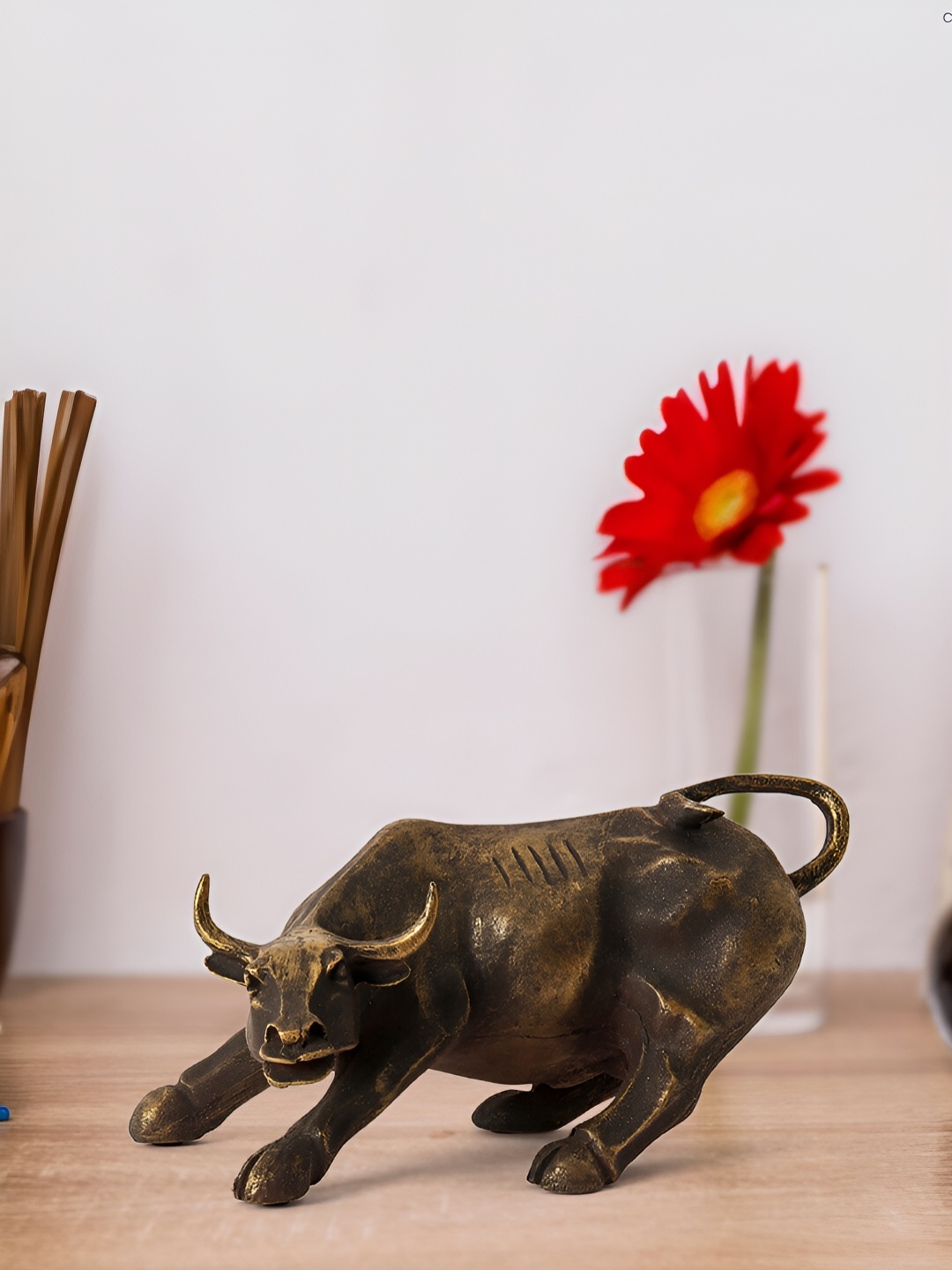

CASA DECOR Bronze-Toned Abstract Metal Curio Showpiece
