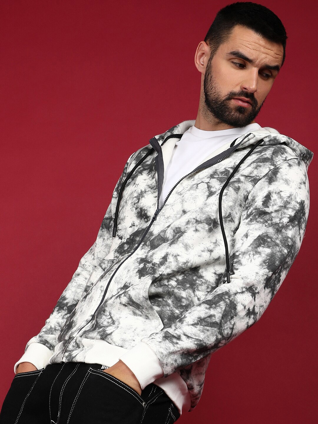 

Campus Sutra Men Printed Hooded Sweatshirt, White