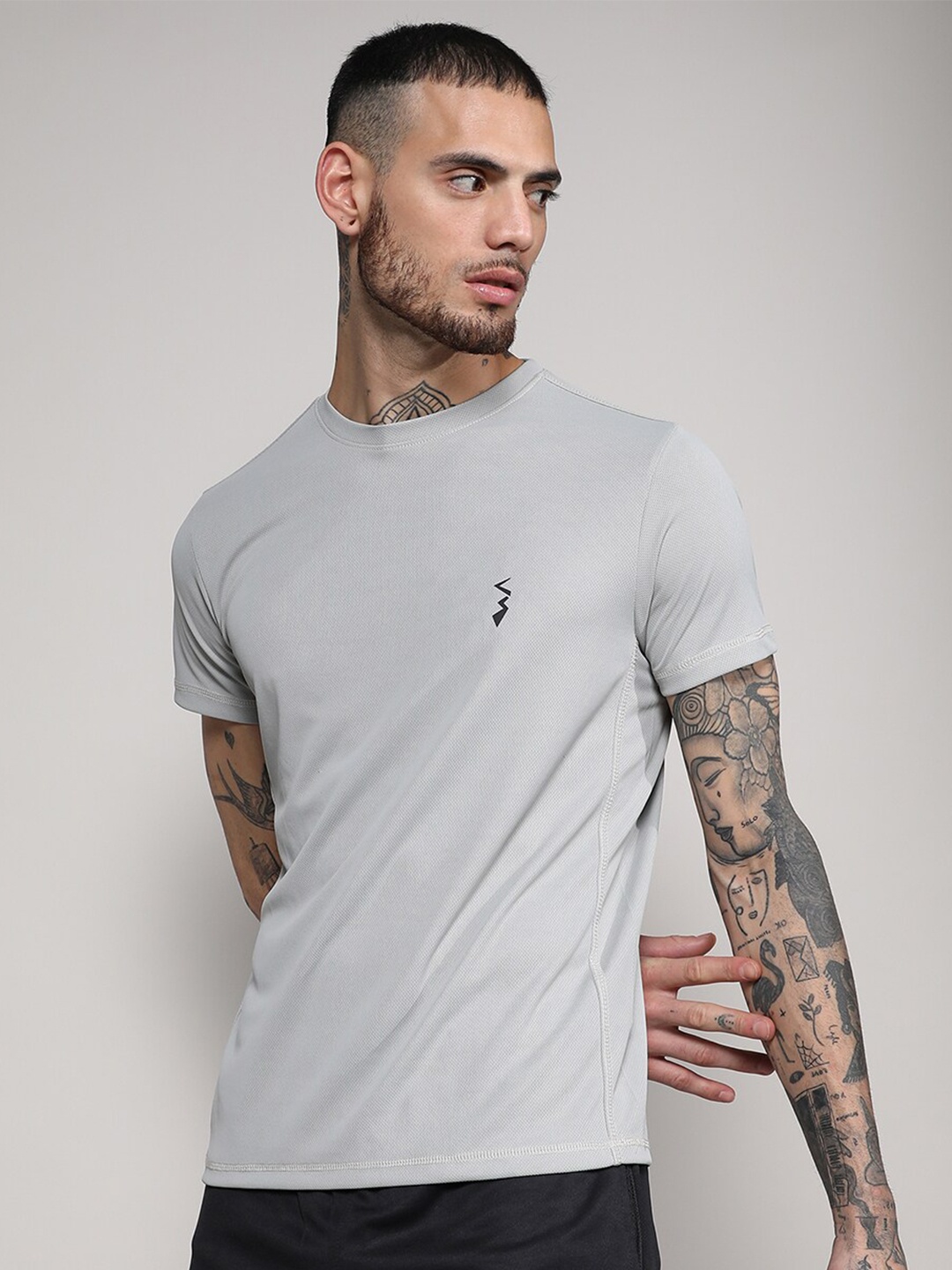 

Campus Sutra Men Pockets T-shirt, Grey