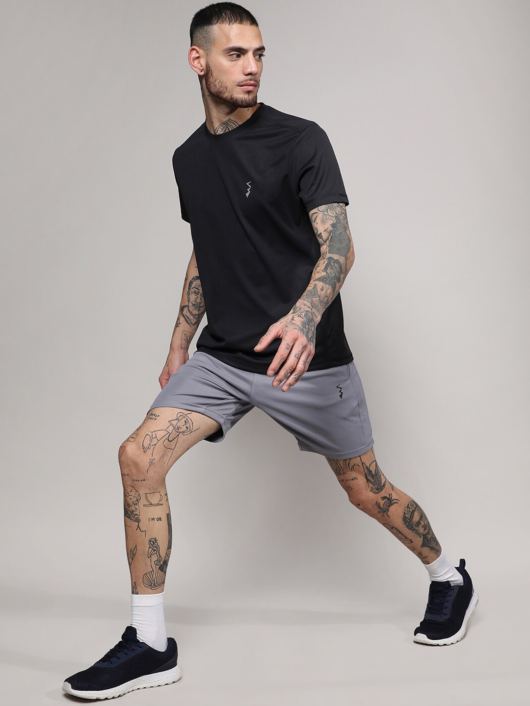 

Campus Sutra Men Typography Pockets T-shirt, Black