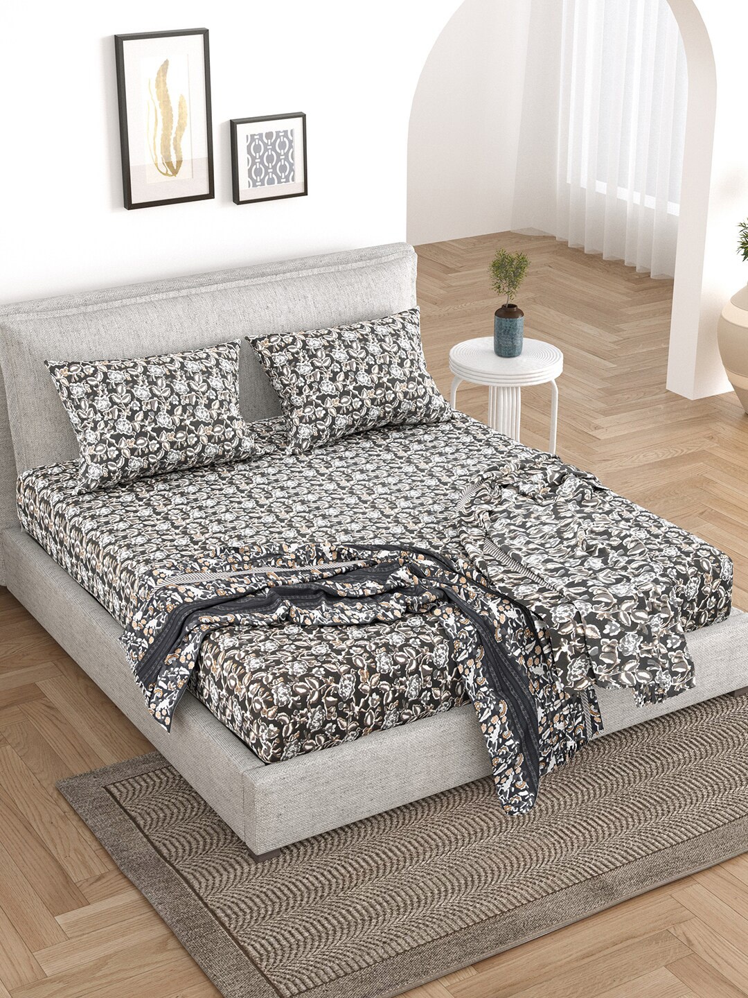 

BELLA CASA Black & Brown 5 Pieces Floral Cotton Double King Superfine Bedding Set