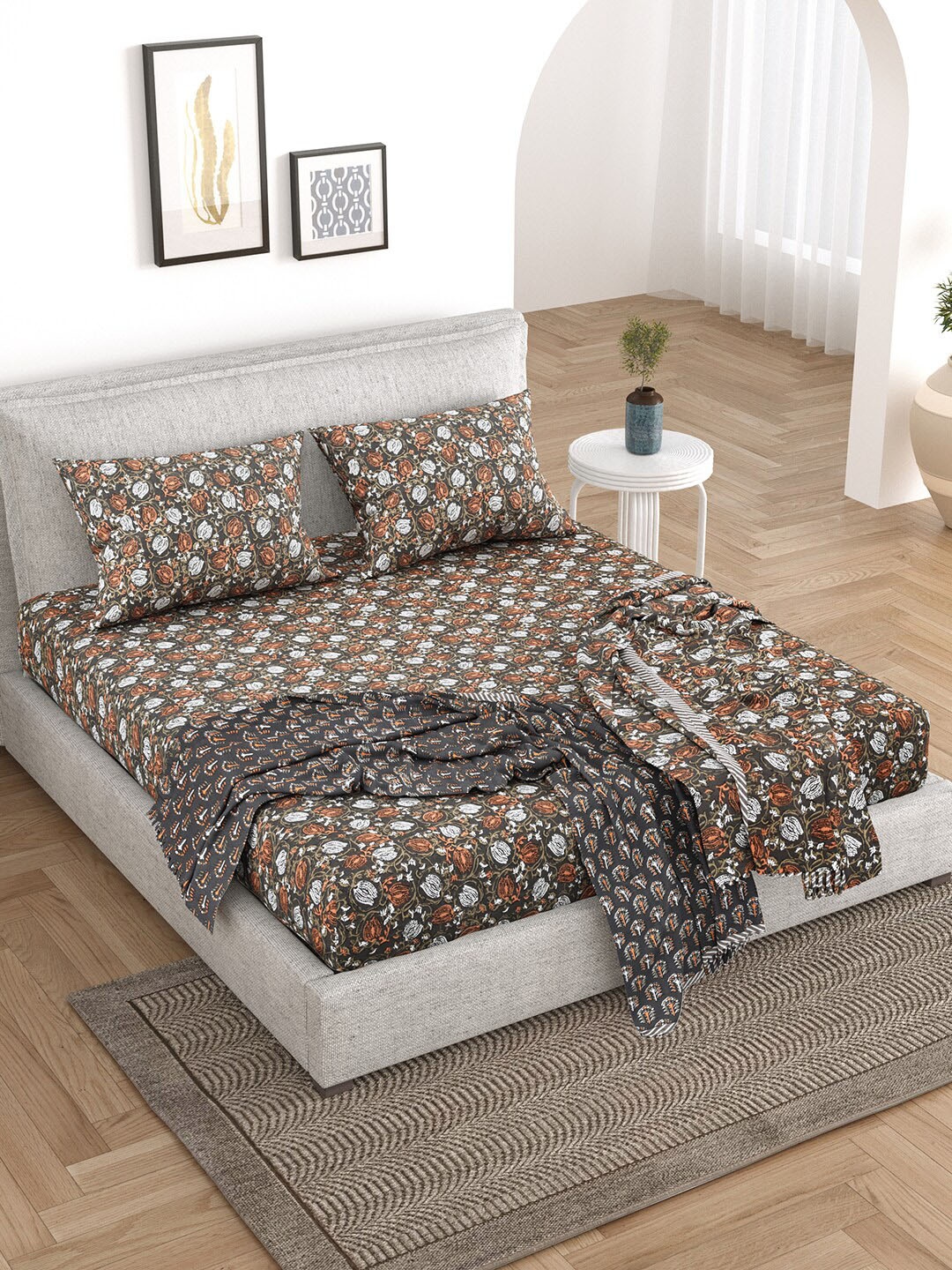 

BELLA CASA Grey & White 5 Pieces Floral Cotton Double King Superfine Bedding Set