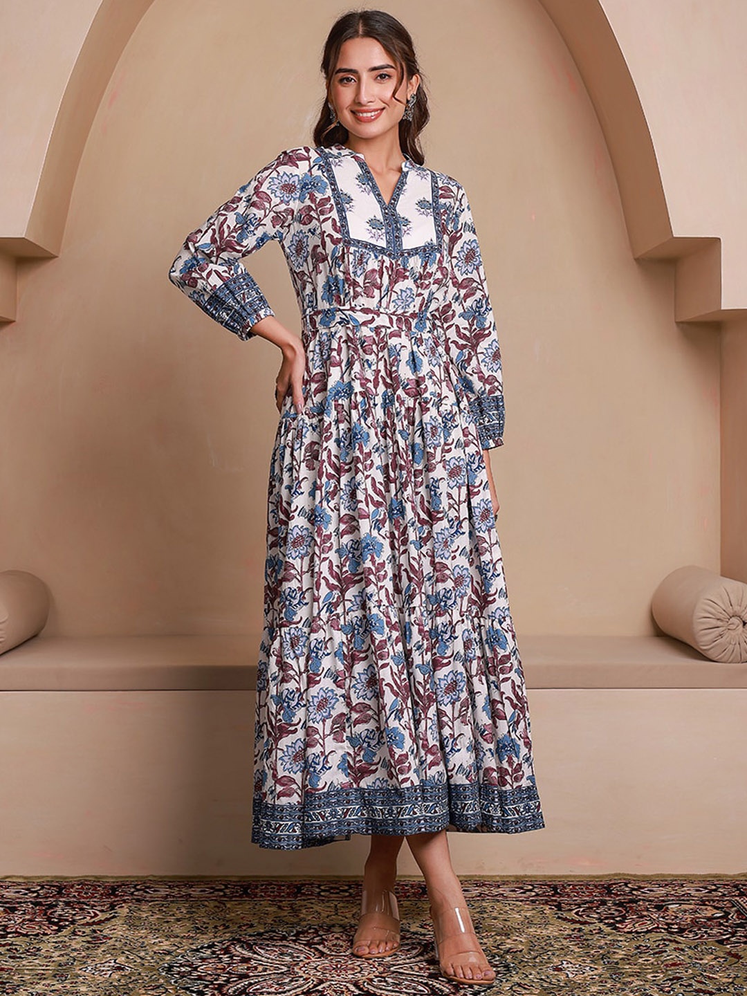 

GULAB CHAND TRENDS Printed Flared Sleeves Thread Work Belted Detail Anarkali Kurta, Blue