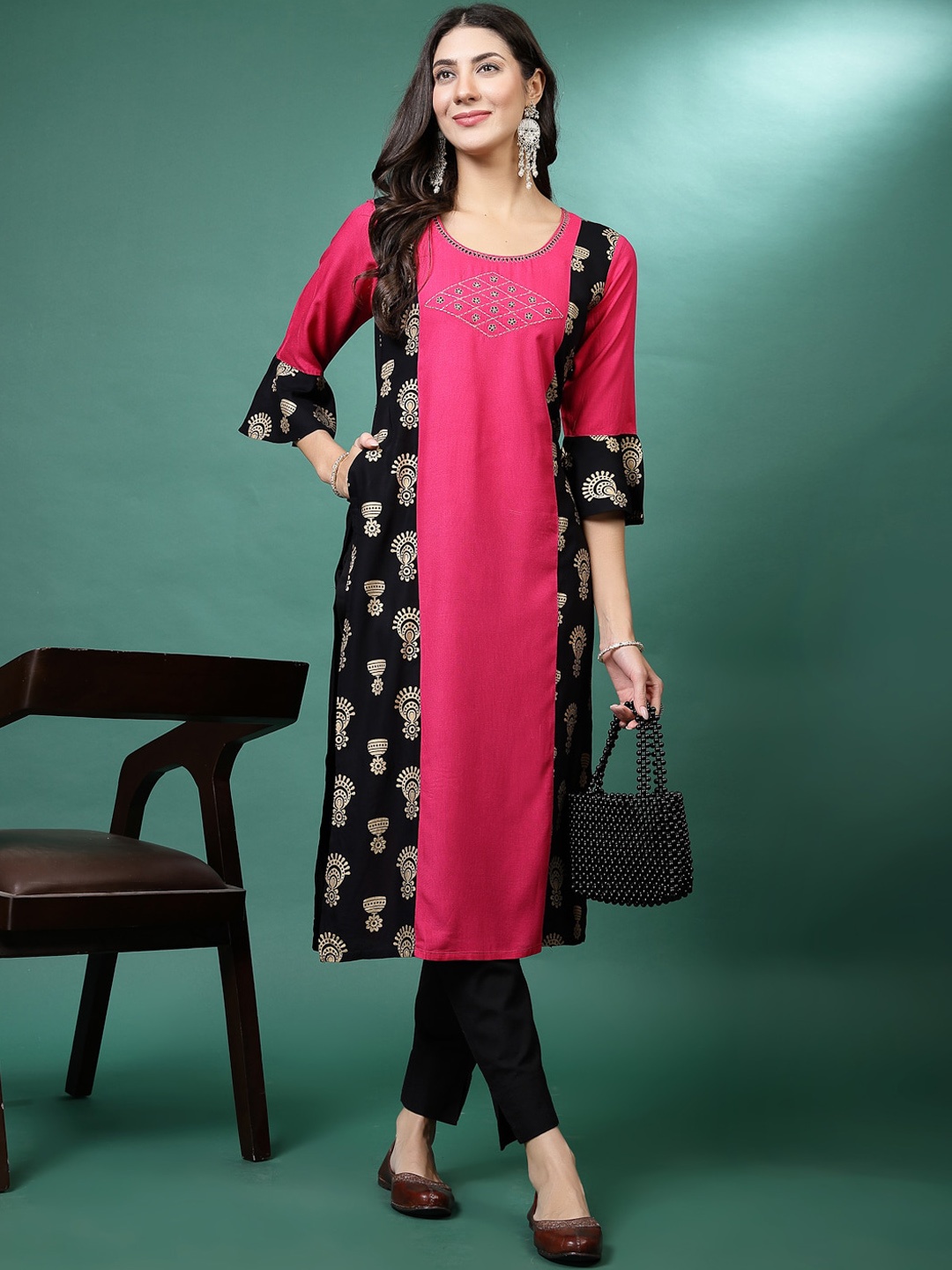 

Sangria Floral Embroidered Bell Sleeves Straight Kurta, Pink