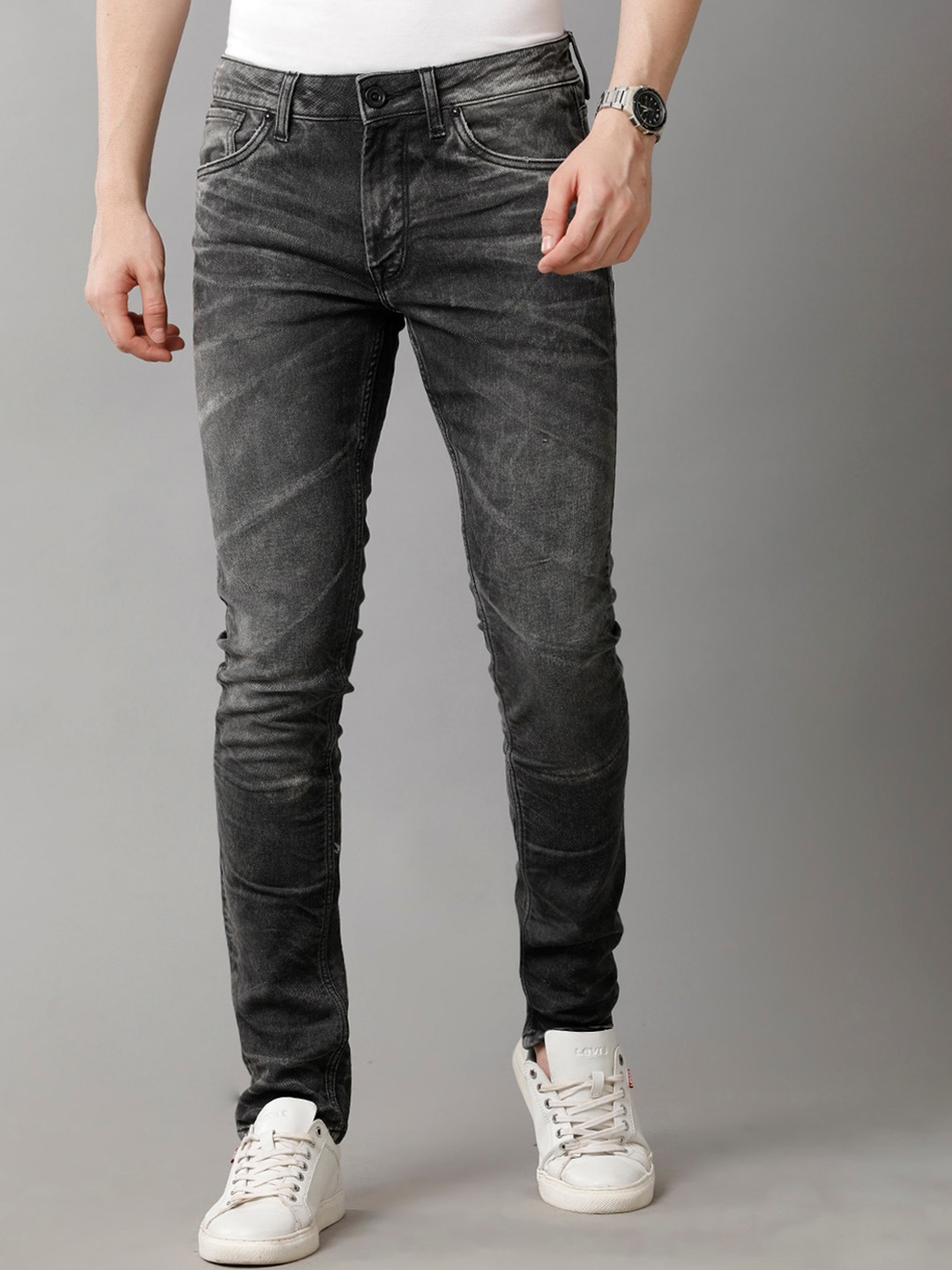 

Voi Jeans Men Comfort Heavy Fade Clean Look Stretchable Jeans, Black