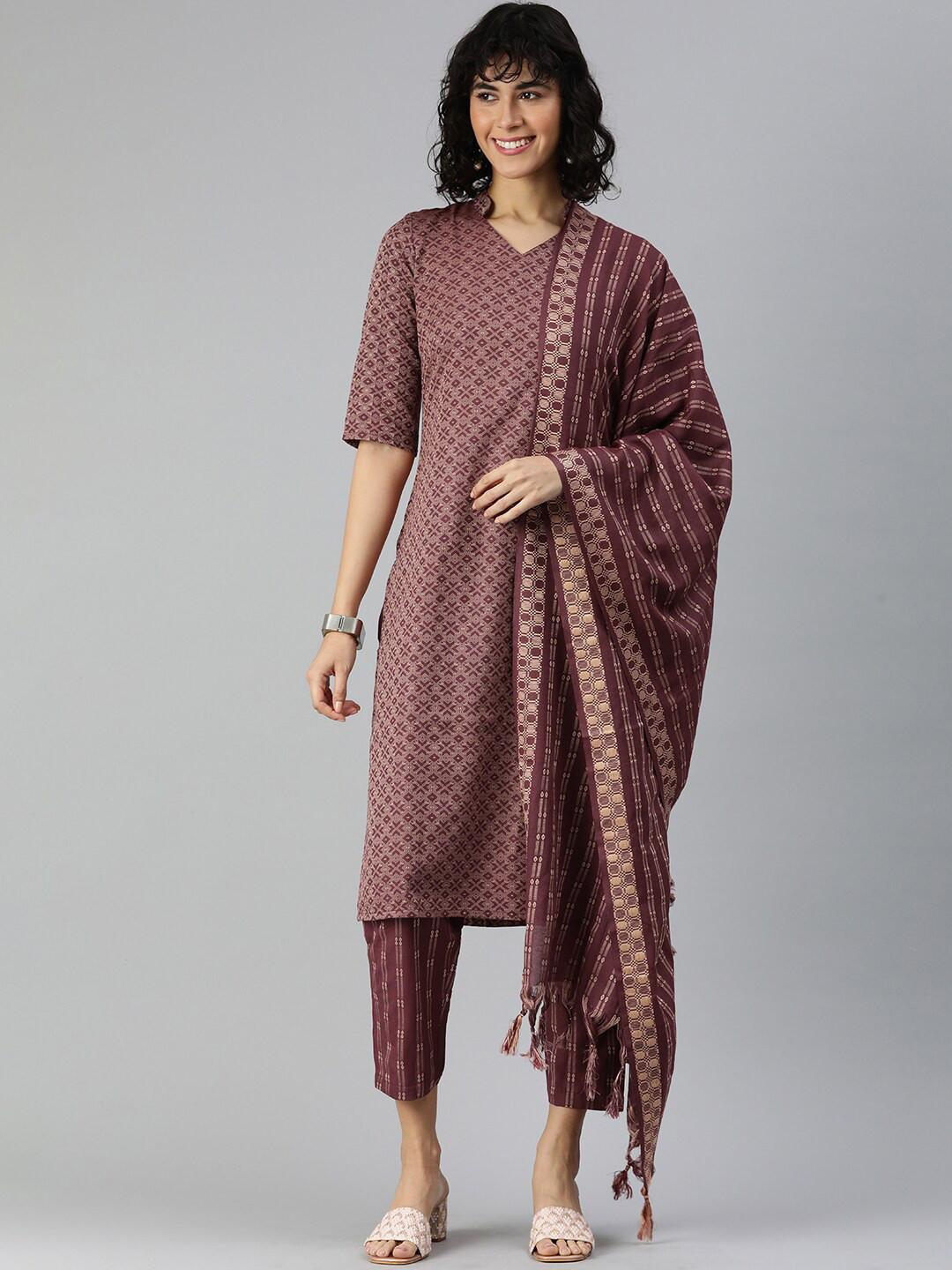 

KALINI V Neck Short Sleeves Woven Design Straight Kurta with Trousers & Dupatta, Maroon