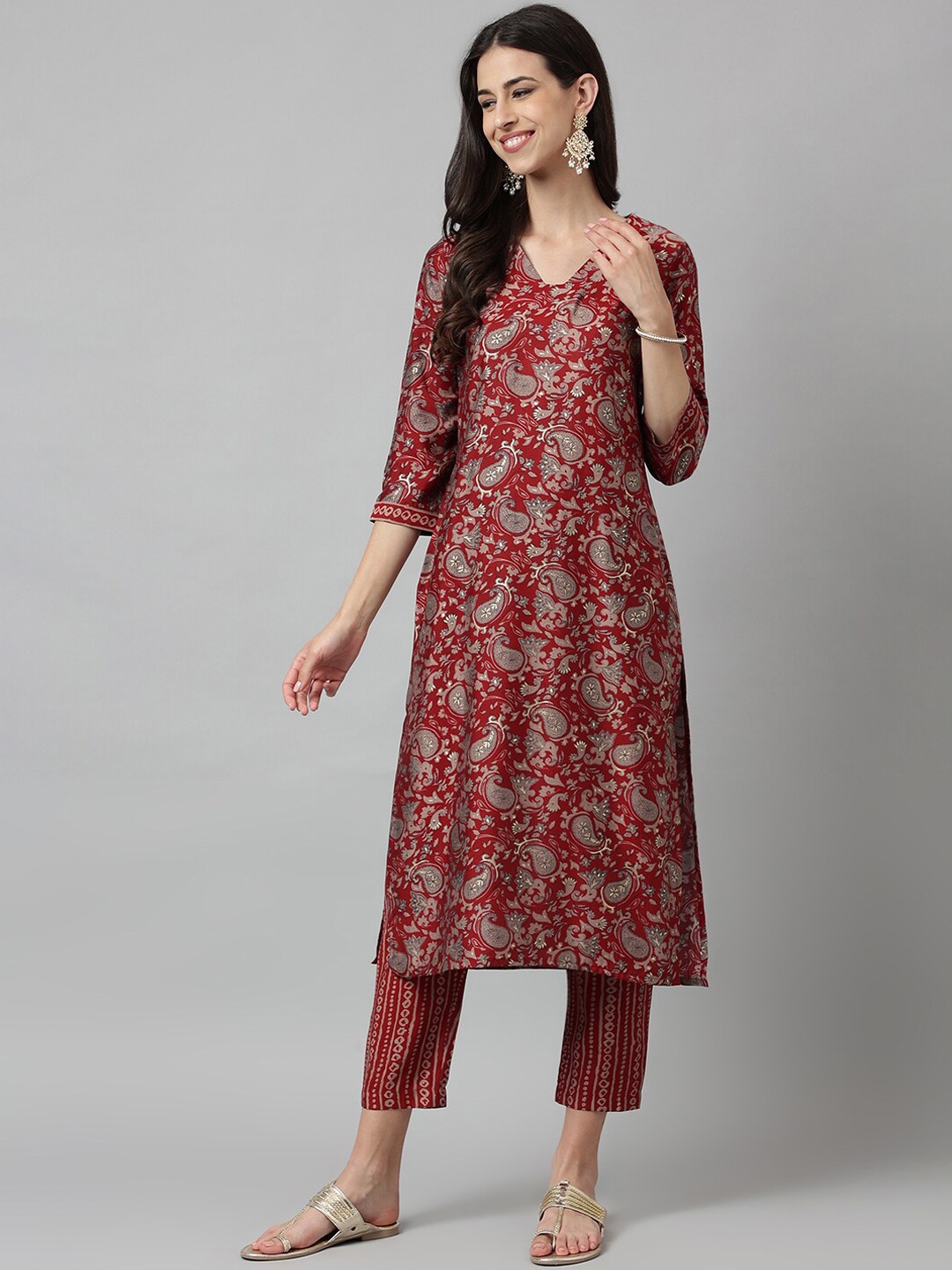 

HRITIKA Paisley Printed Regular Kurta with Trousers, Maroon
