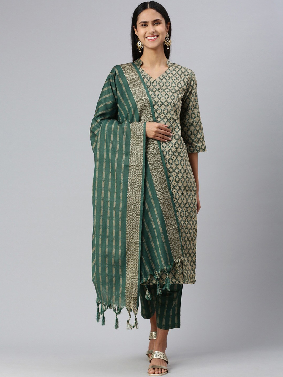 

HRITIKA Ethnic Motifs Self Design Straight Kurta With Trousers & Duppatta, Olive