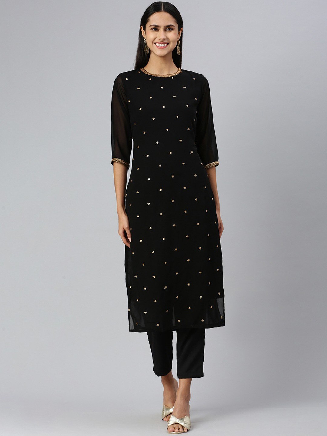

HRITIKA Floral Embroidered Regular Thread Work Kurta with Trousers, Black