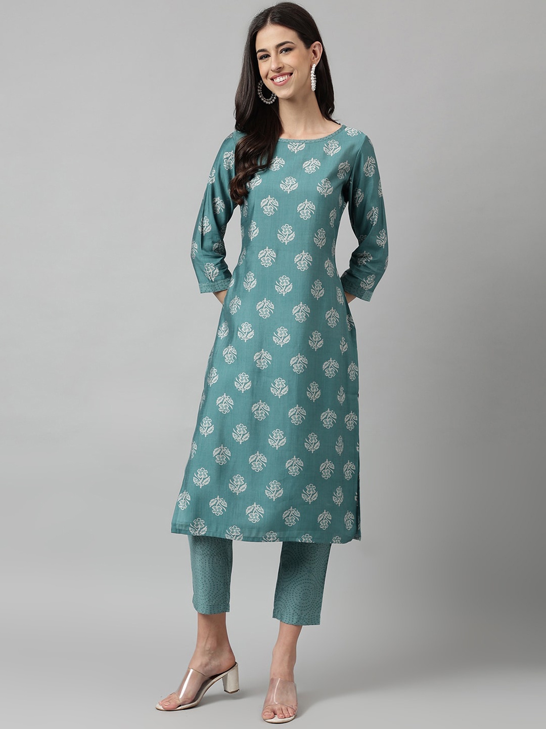 

HRITIKA Floral Printed Regular Kurta with Trousers, Turquoise blue