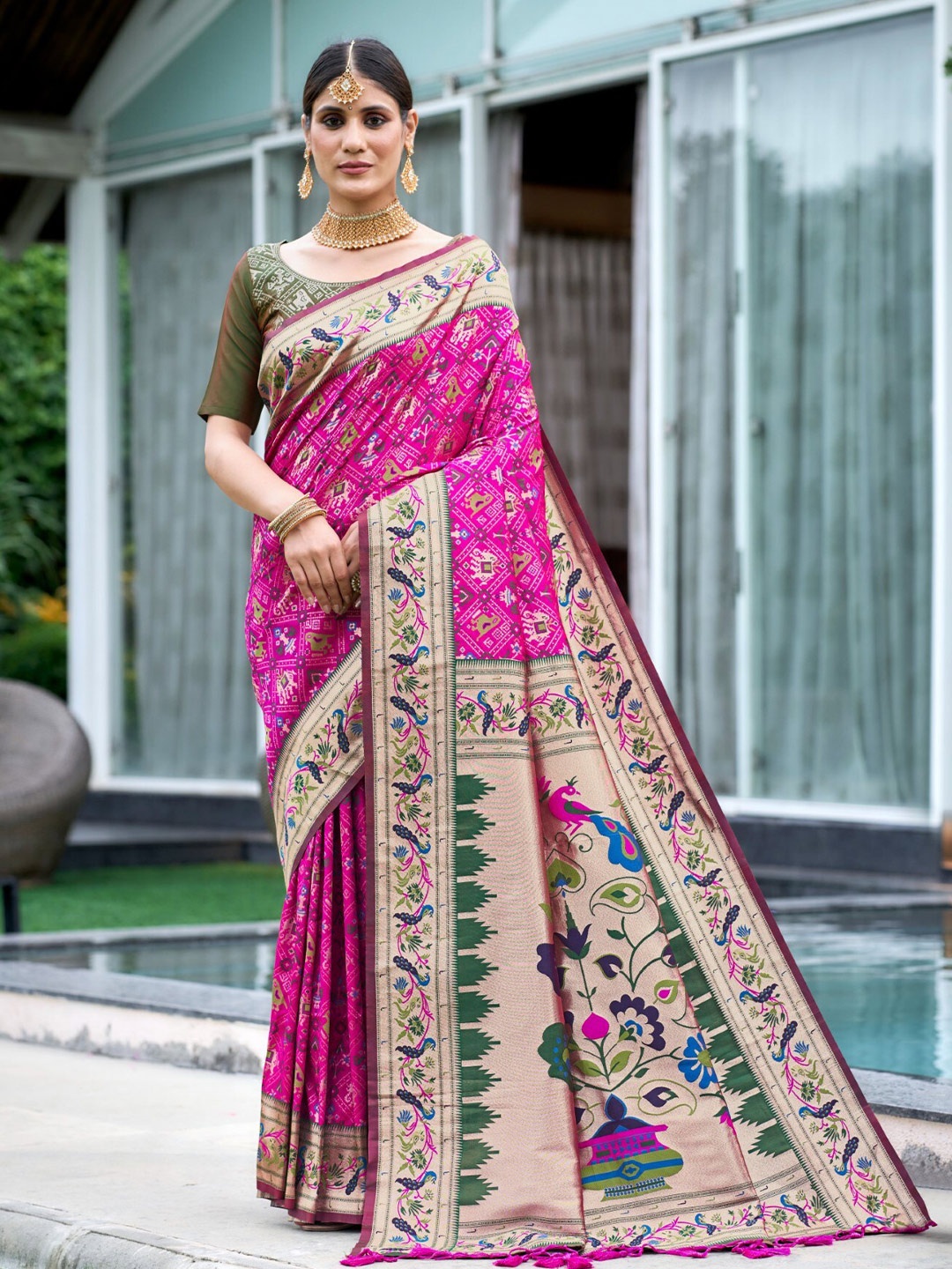 

LeeliPeeri Designer Ethnic Motif Woven Design Zari Patola Saree, Magenta