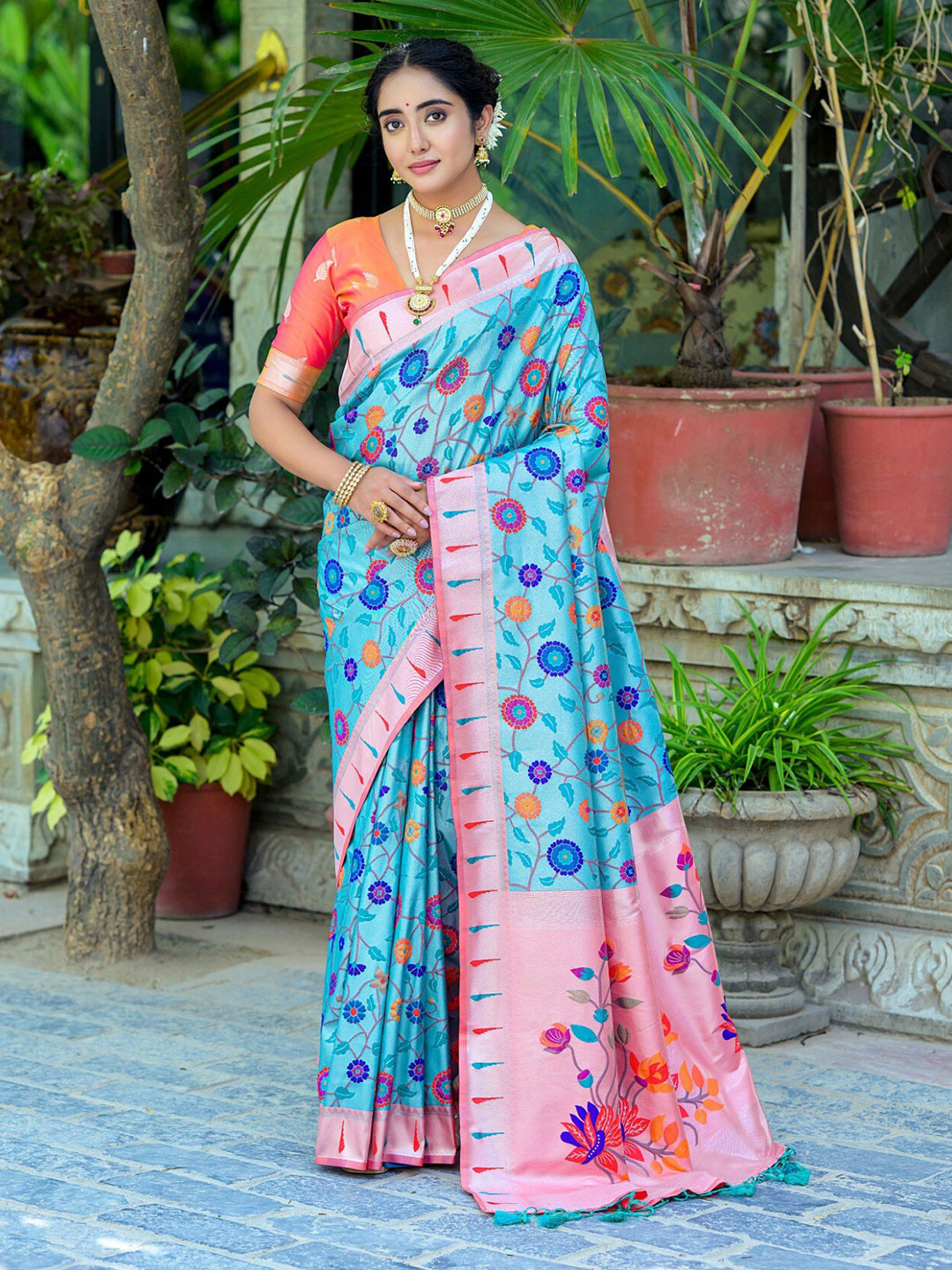 

LeeliPeeri Designer Floral Woven Design Zari Paithani Saree, Blue