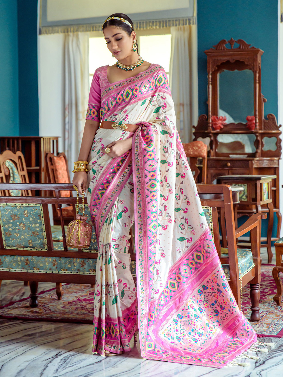

LeeliPeeri Designer Ethnic Motif Woven Design Zari Paithani Saree, White