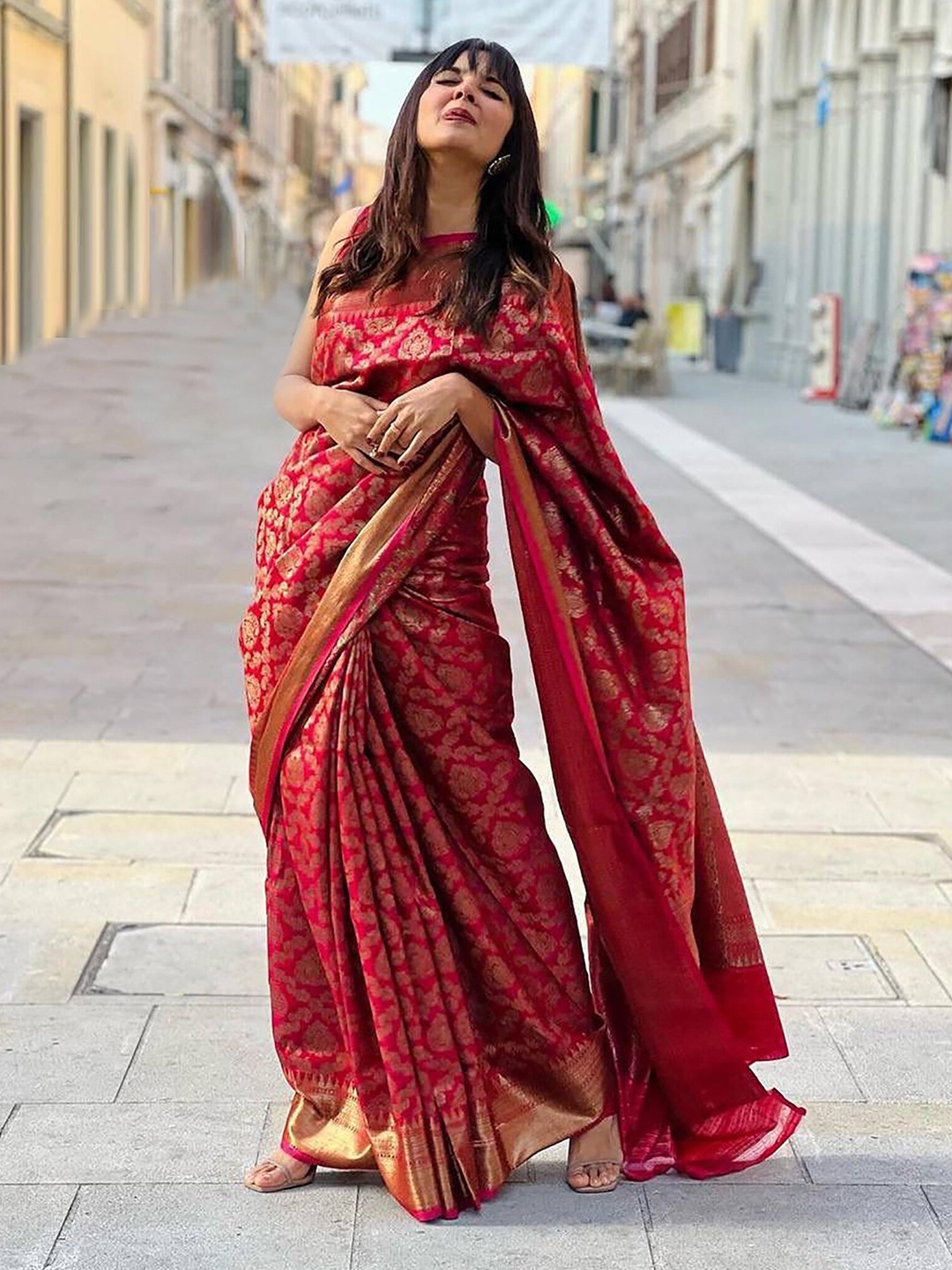 

Anjaneya Sarees Ethnic Woven Design Zari Banarasi Saree, Red