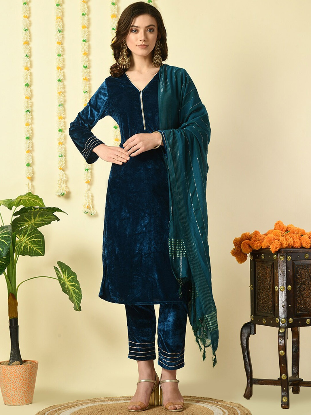 

KALINI V Neck Long Sleeves Velvet Straight Kurta with Trousers & Dupatta, Teal