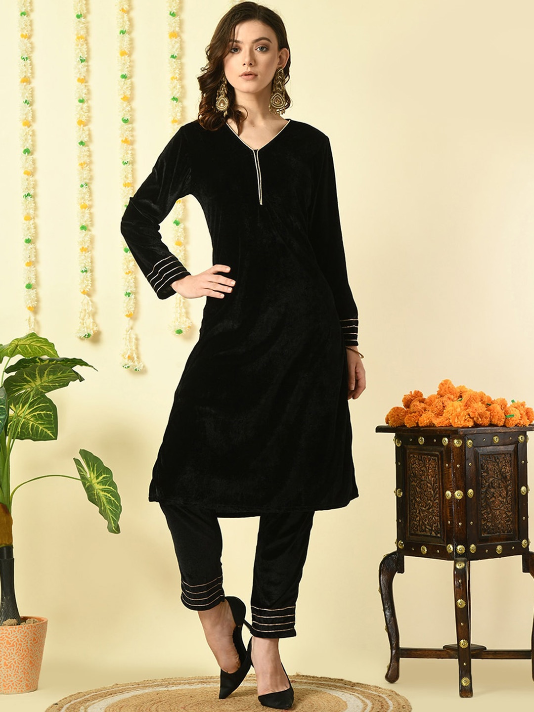 

KALINI V-Neck Velvet Kurta with Trousers, Black