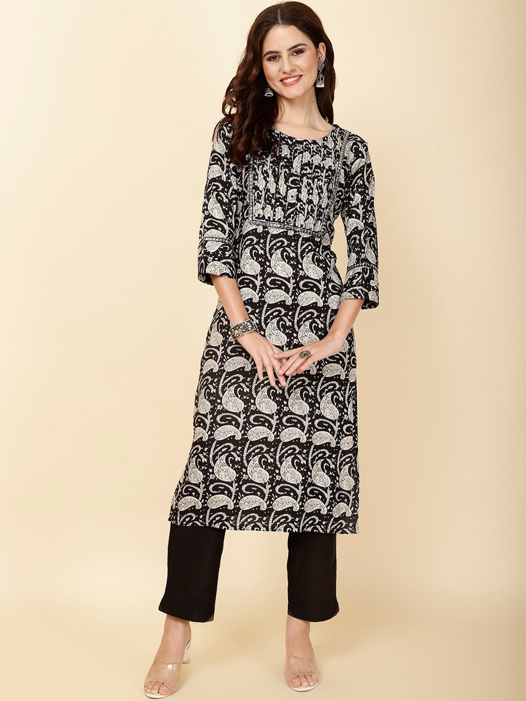

Meena Bazaar Women Printed Keyhole Neck Flared Sleeves Sequinned Kurta, Black