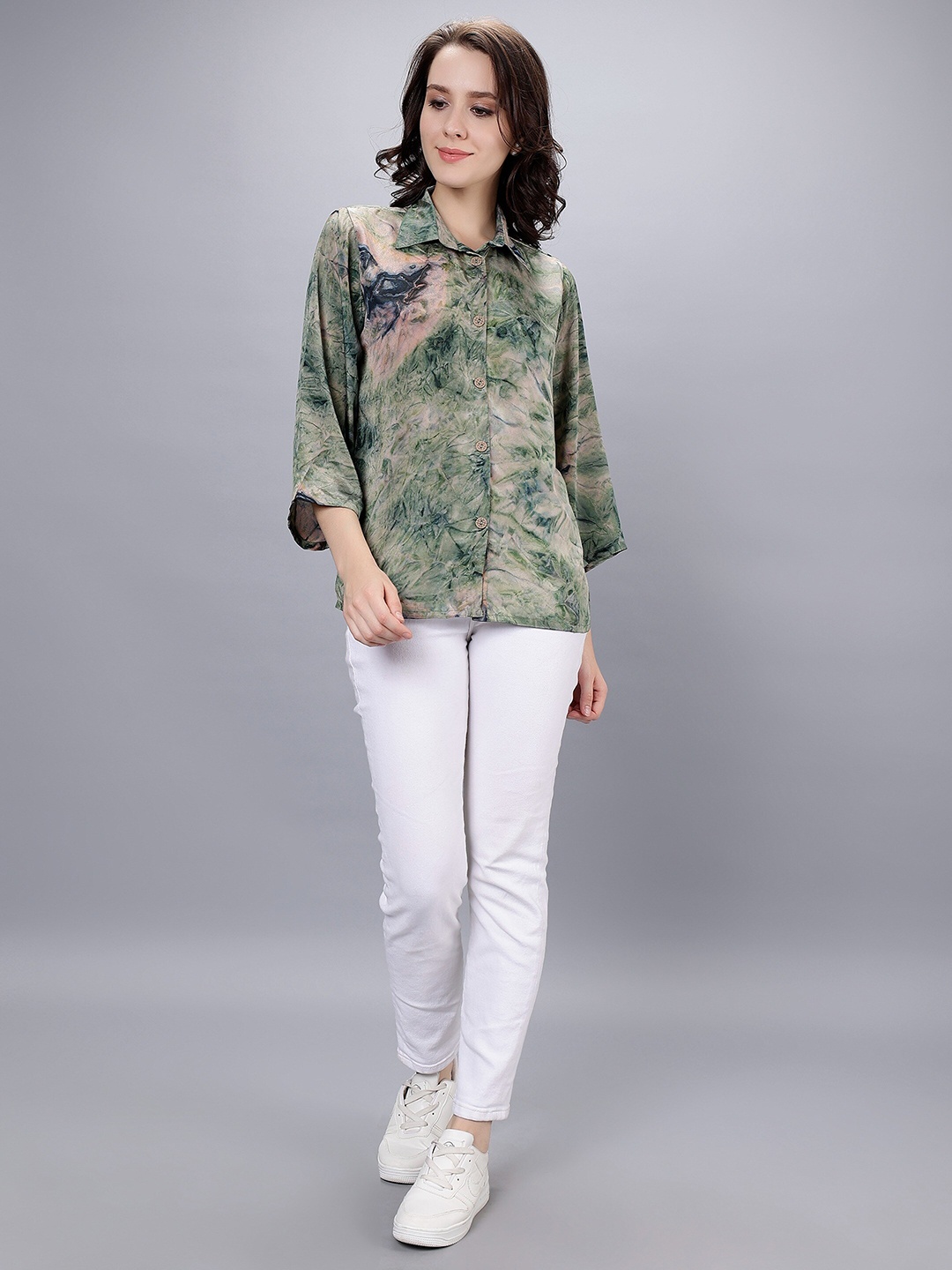 

CELEBRAVO Women Relaxed Opaque Printed Casual Shirt, Green