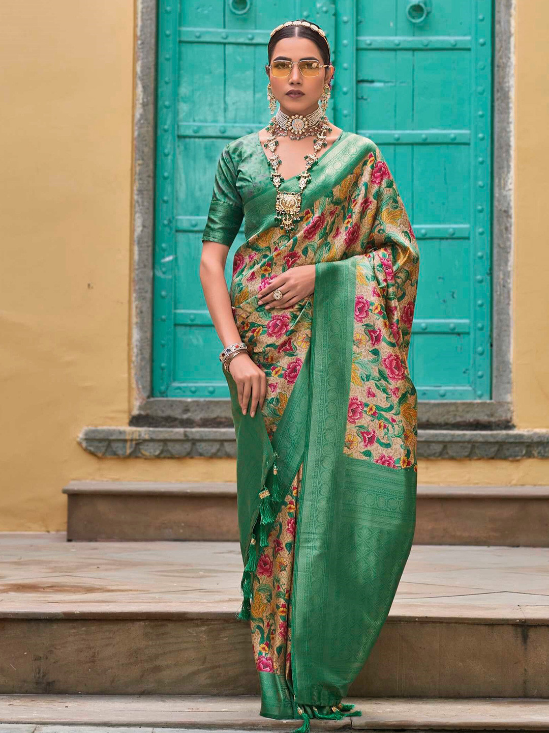 

Mitera Green Floral Woven Designed Zari Kanjeevaram Saree