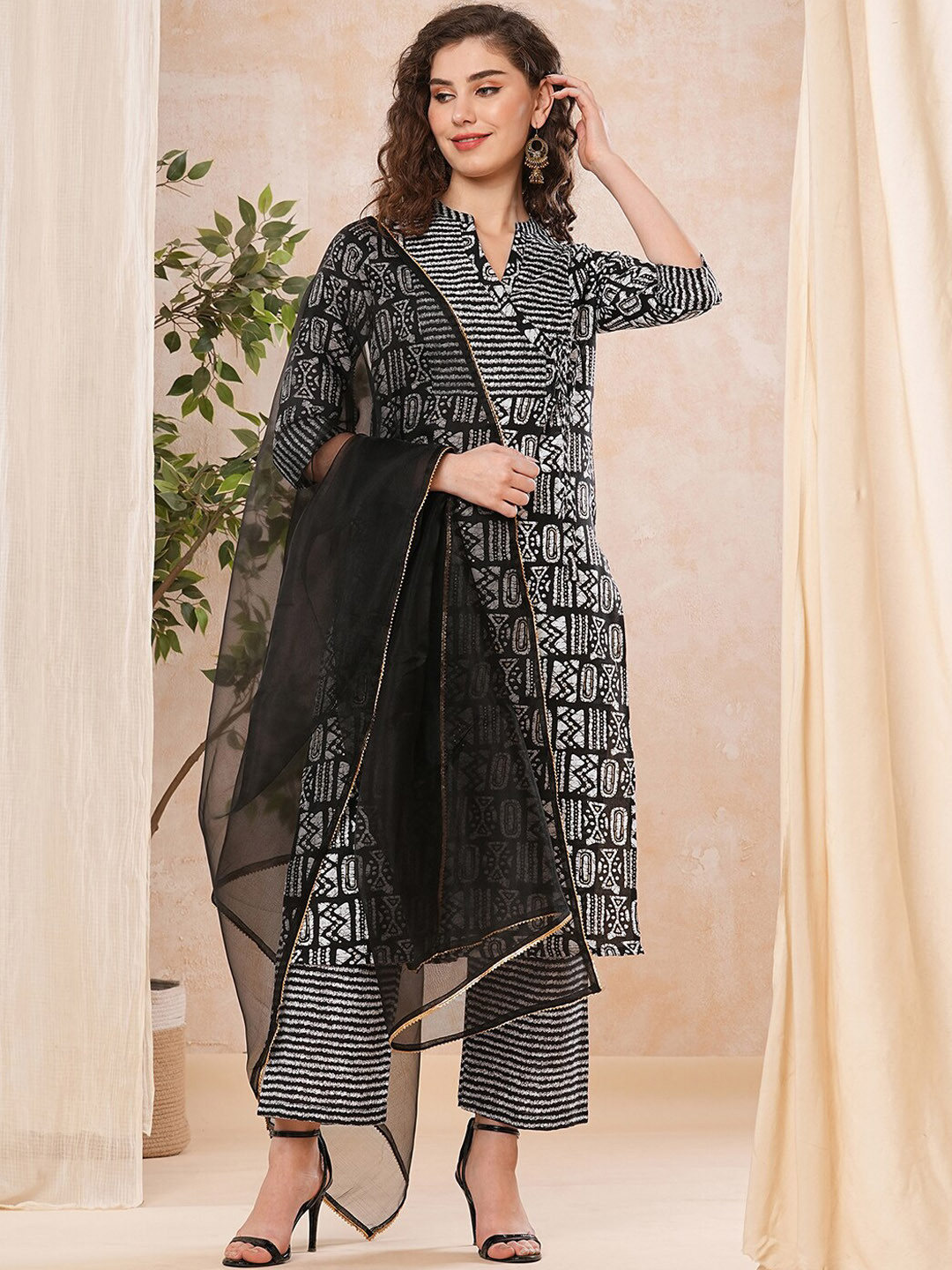 

KALINI Printed Straight Kurta & Trousers With Dupatta, Black