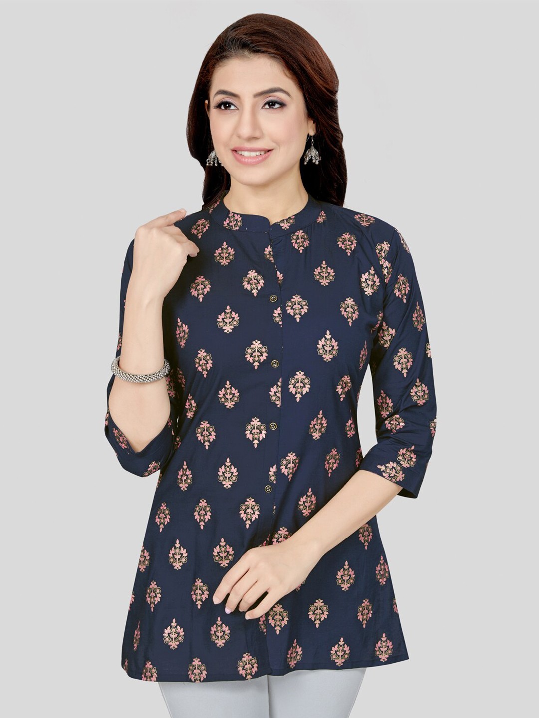 

Saree Swarg Ethnic Motifs Printed Mandarin Collar A-Line Kurti, Navy blue