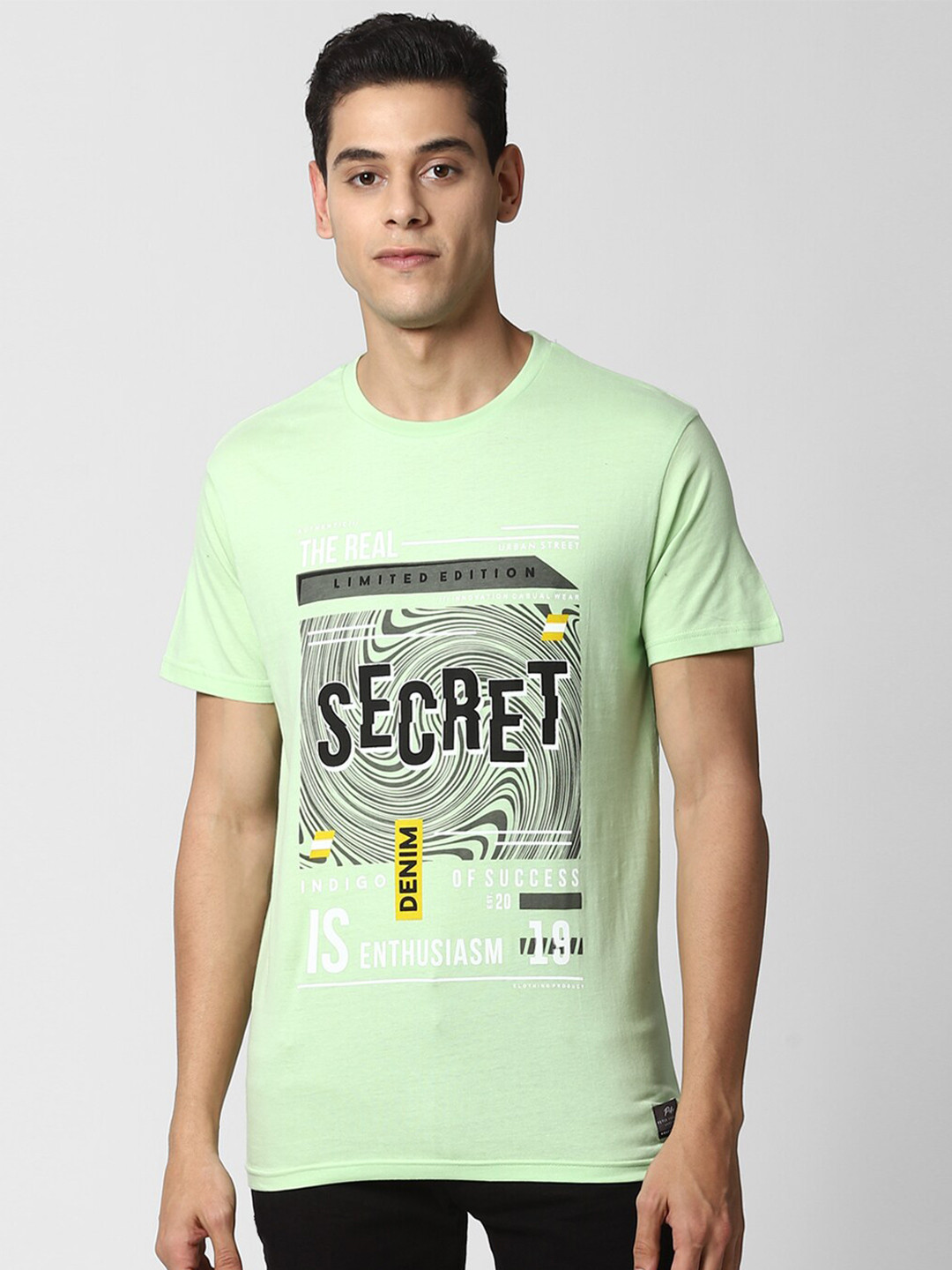 

Peter England Casuals Men Typography Printed Raw Edge Slim Fit T-shirt, Green