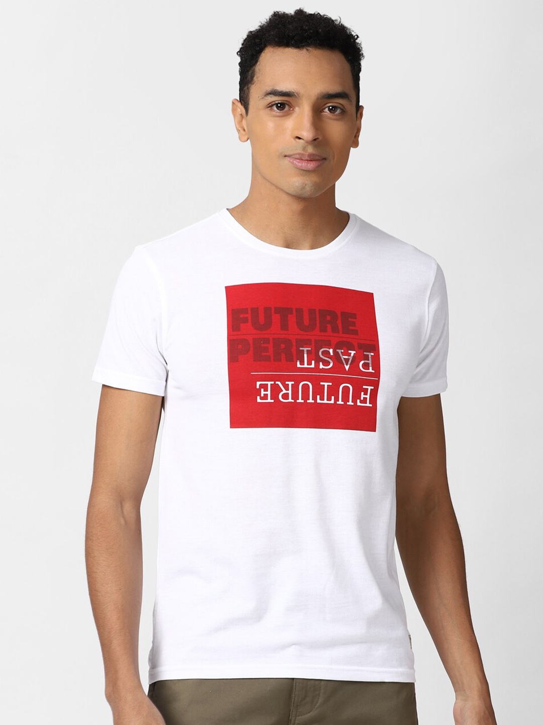 

PETER ENGLAND UNIVERSITY Men Typography Printed Applique Slim Fit T-shirt, White
