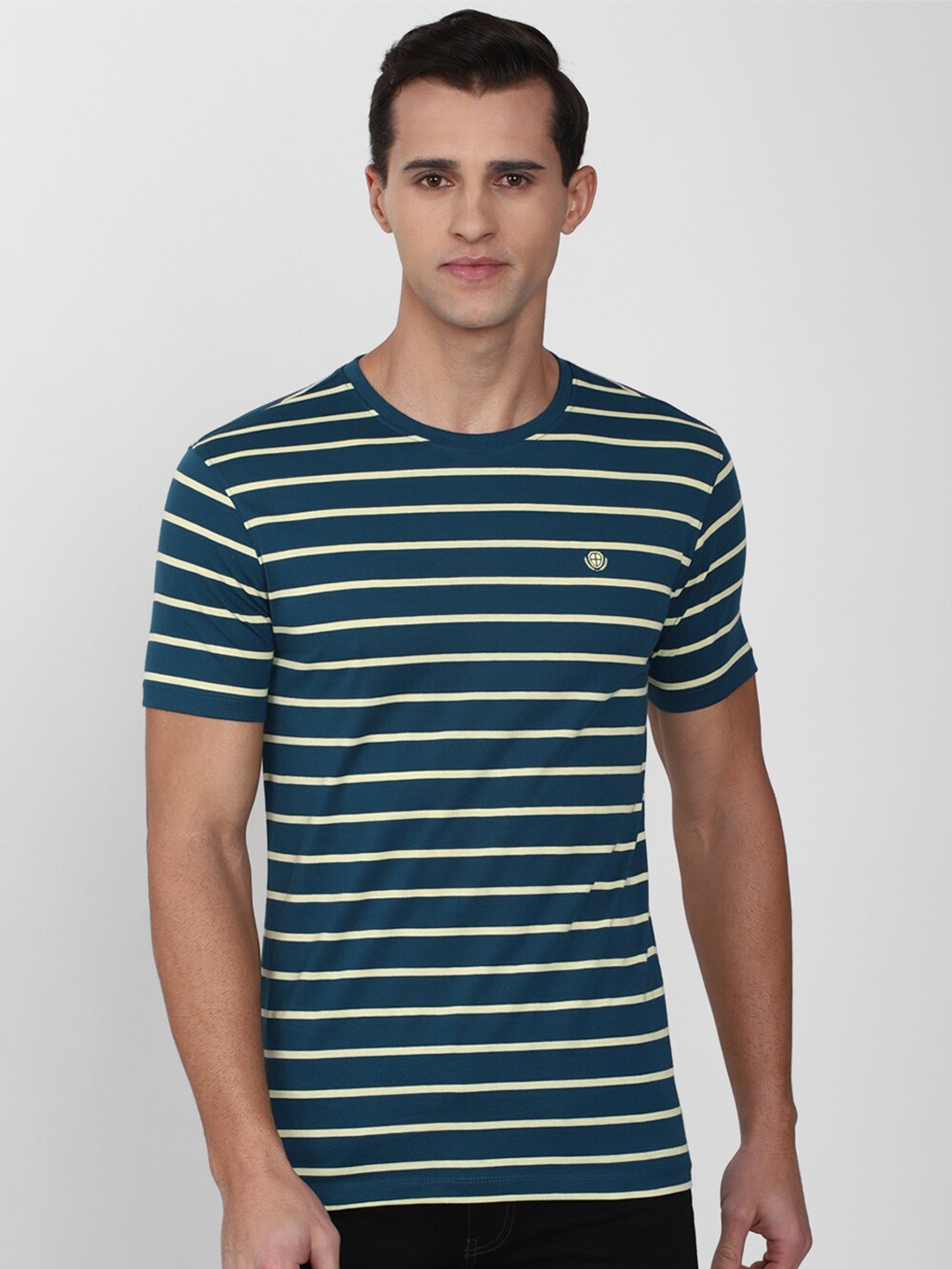 

PETER ENGLAND UNIVERSITY Men Striped Pockets Slim Fit T-shirt, Blue