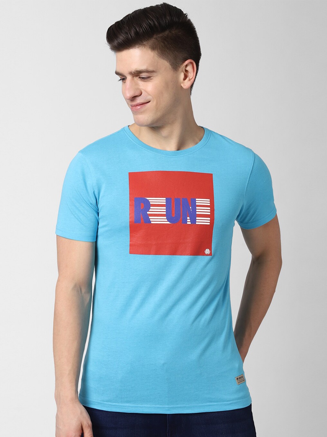 

PETER ENGLAND UNIVERSITY Men Typography Printed Applique Slim Fit T-shirt, Blue