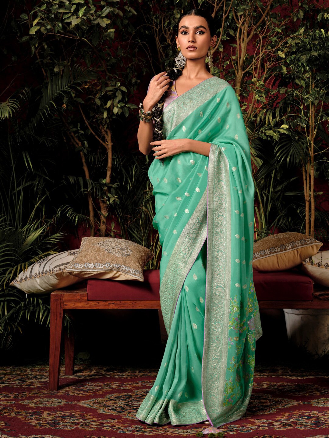 

Mitera Green Ethnic Motifs Woven Designed Zari Banarasi Saree, Sea green