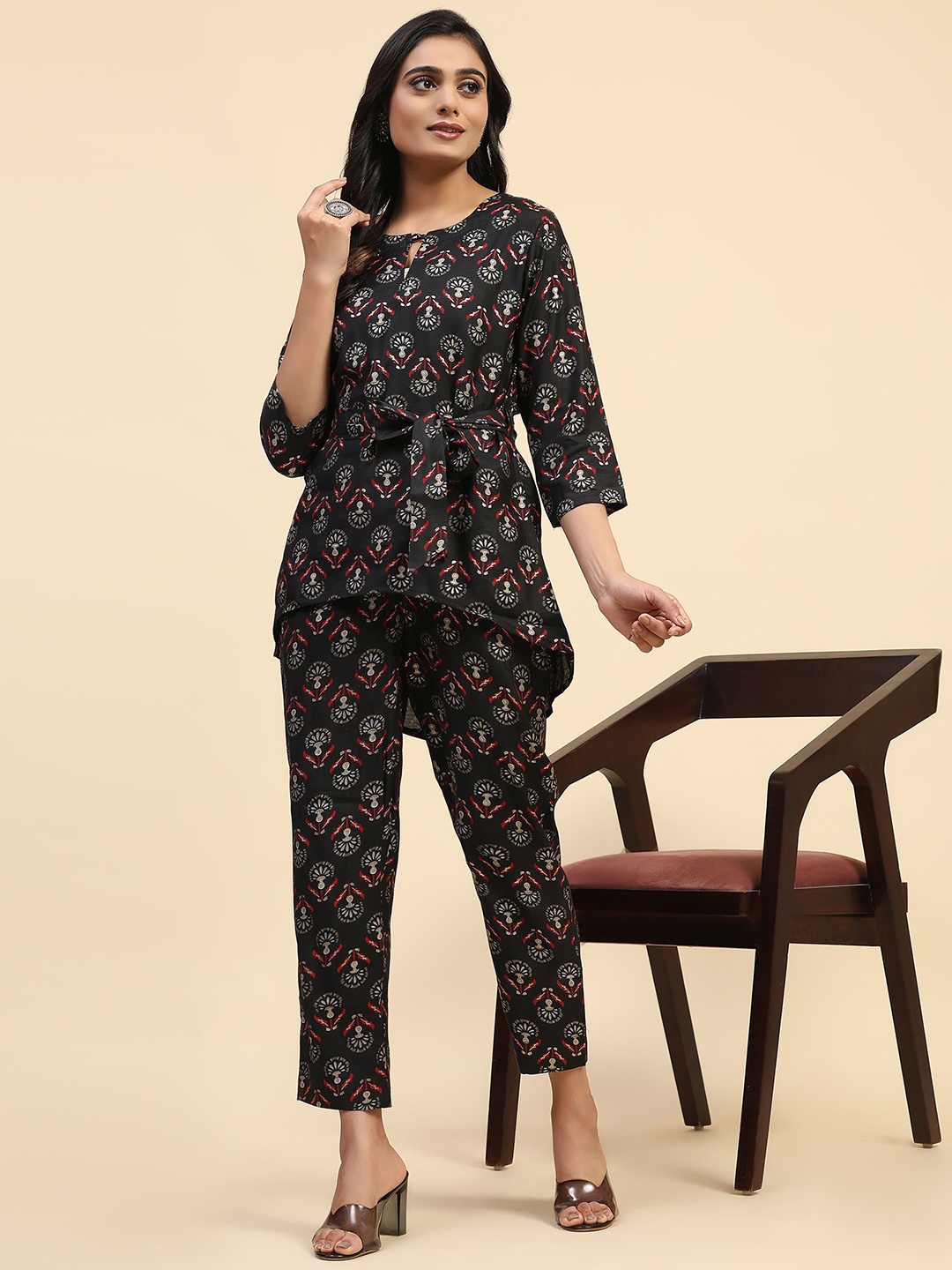 

Phenav Floral Printed Top With Trousers, Black