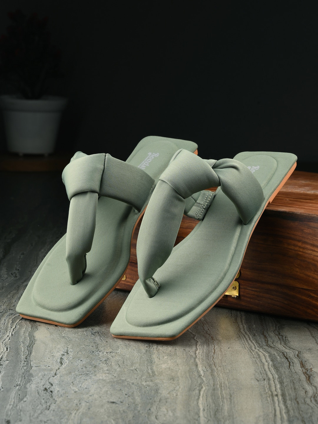 

The Roadster Lifestyle Co. Green No Back Strap Open Toe Flats