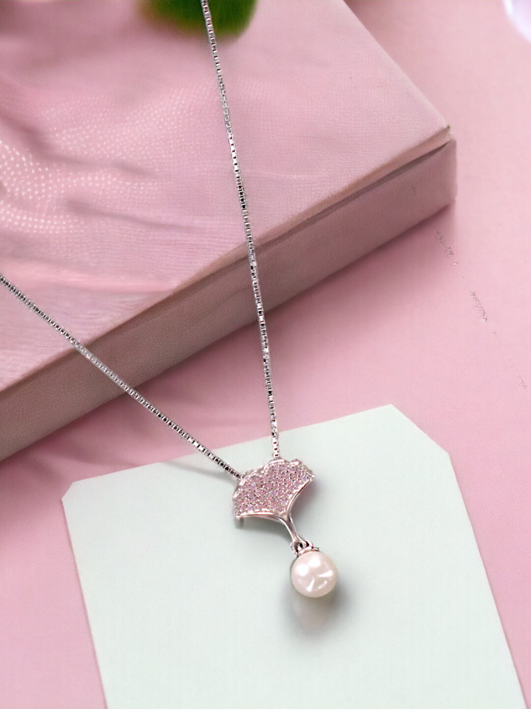 

Taraash 925 Sterling Silver Cubic Zirconia Studded Necklace