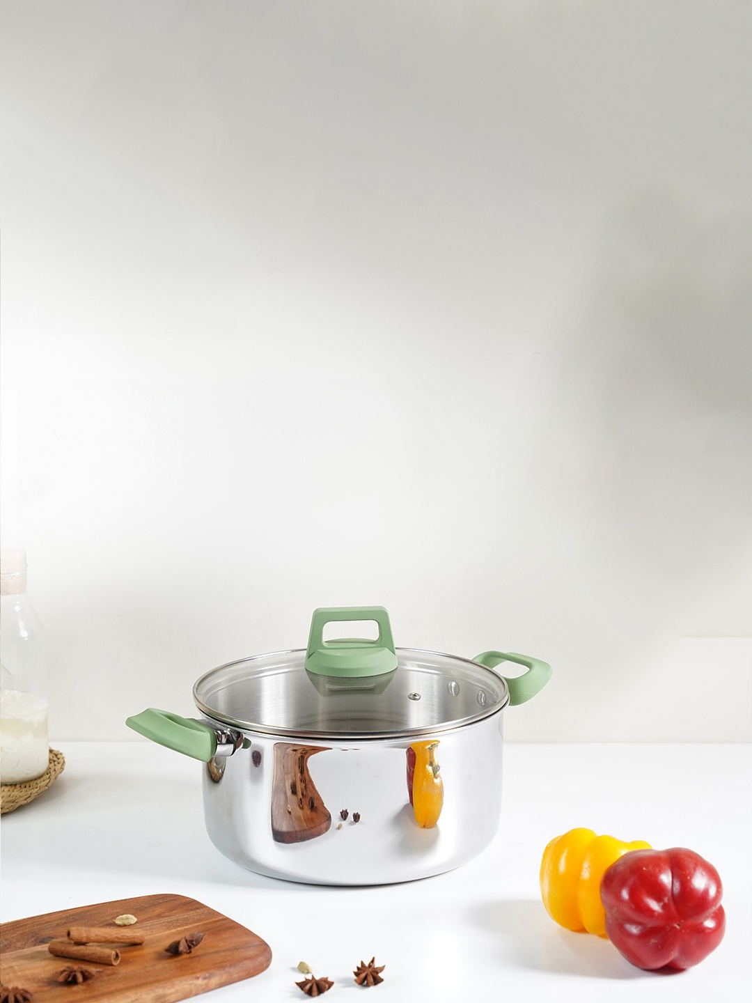 

Kreme Silver toned & Green Stainless Steel Dishwasher Safe Sauce Pan With Lid